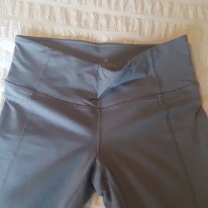 Athleta cropped pants