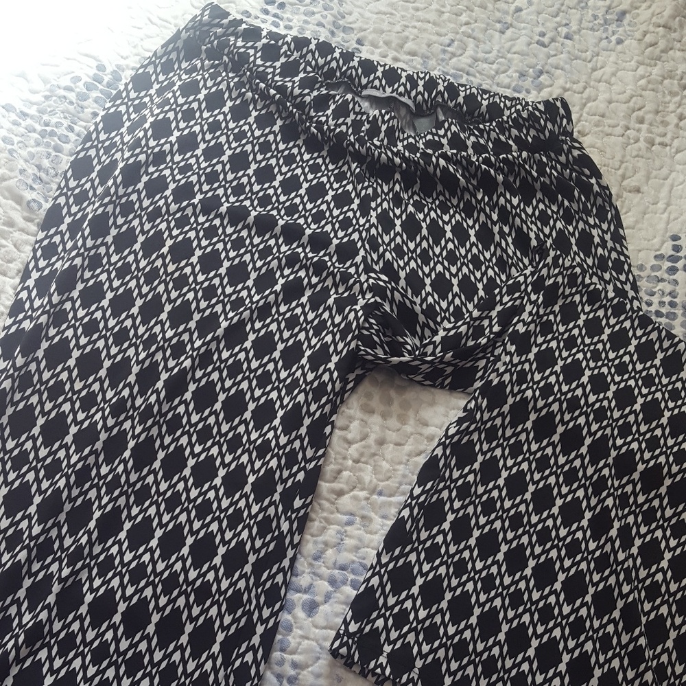 Black and white print palazzo pants