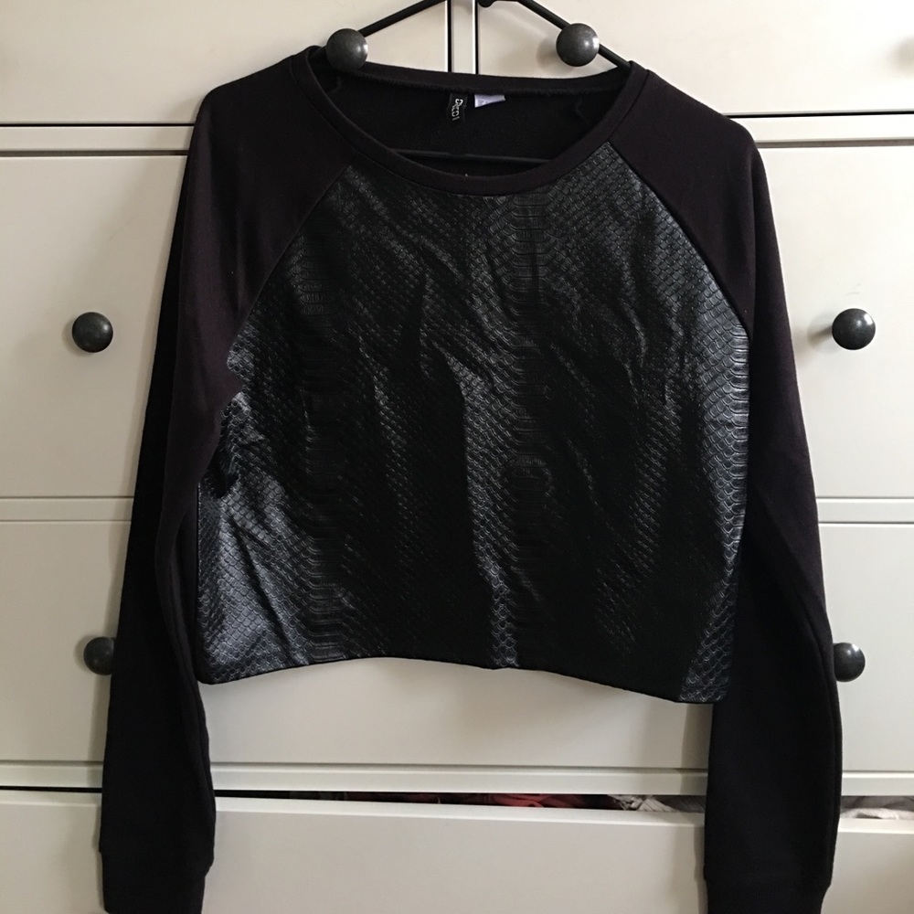 Small black long sleeve top