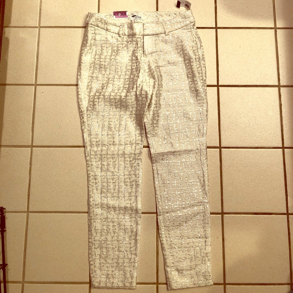 New with tags Old Navy white shimmer pants.