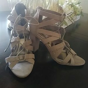 Women's lace up block heel