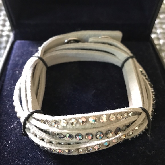 LAST ONE! Swarovski Leather and Crystal Bracelet - Picture 2 of 5
