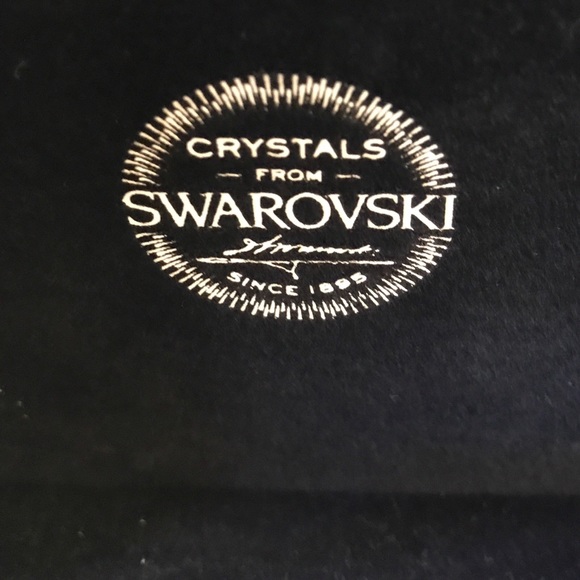 LAST ONE! Swarovski Leather and Crystal Bracelet - Picture 3 of 5