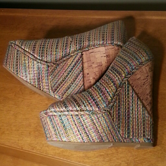 Unique multi colored wedges 7.5 - Picture 2 of 4