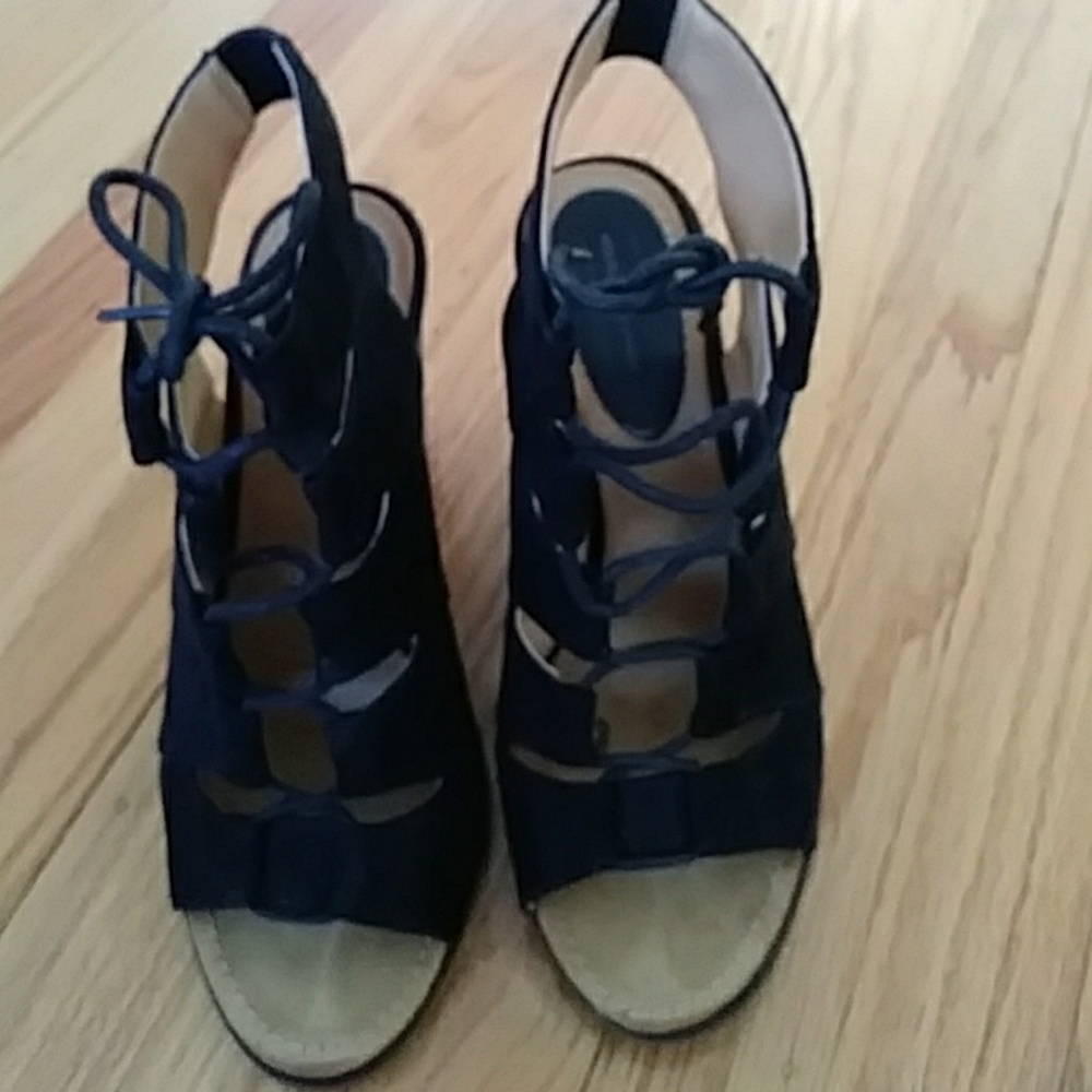 Black and tan wedge sandal