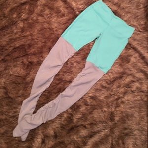 Alo Yoga Goddess leggings