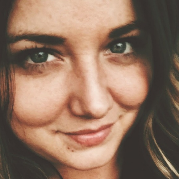 Meet your Posher, Jessi - Picture 2 of 4