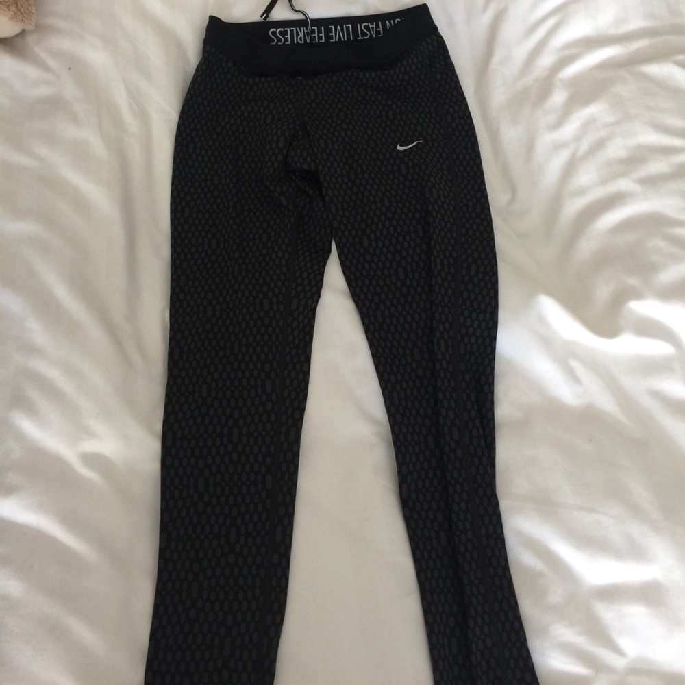 Nike Dri Fit Leggings Size Medium
