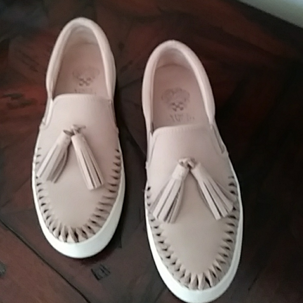 Vince Camuto sneaker slide