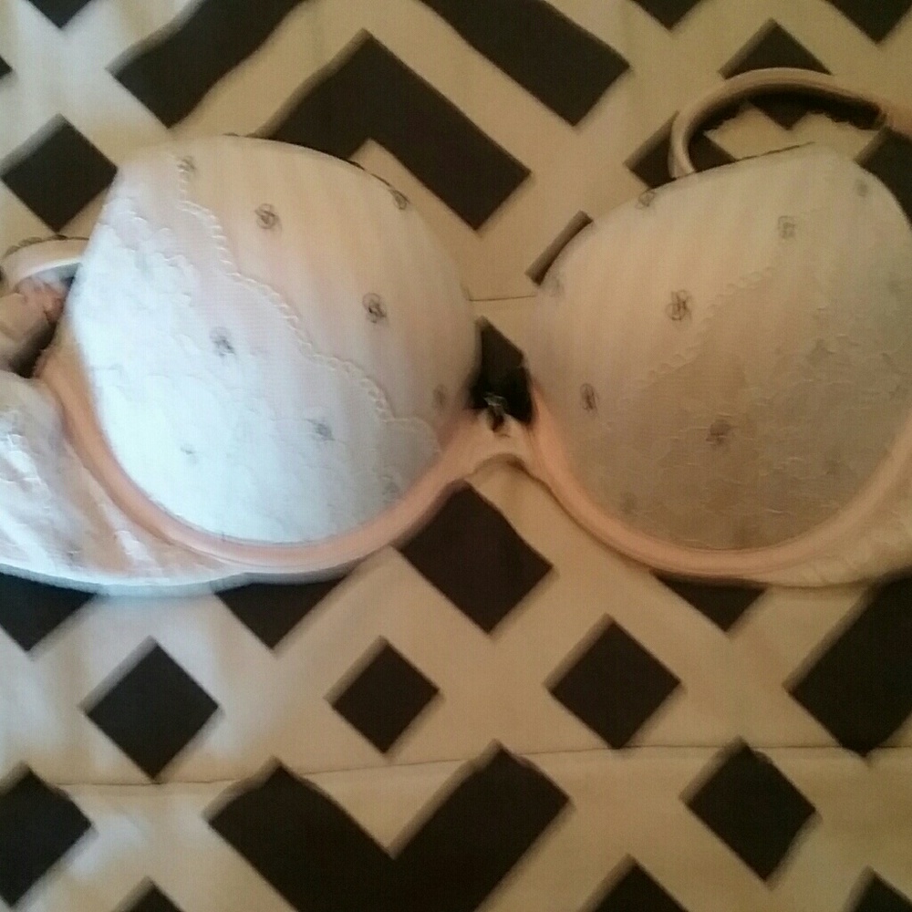 Clothes - Picture 4 of 8