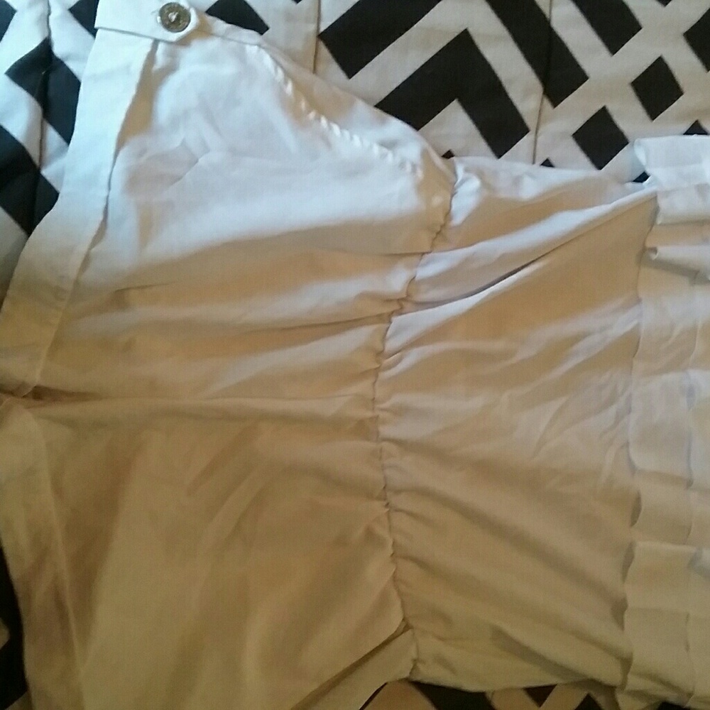 Clothes - Picture 5 of 8
