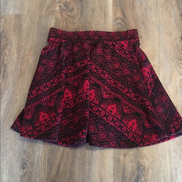 Maroon Aztec skater skirt from pac sun ❤️ - Picture 2 of 3