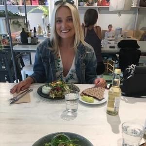 Meet your Posher, Ashley