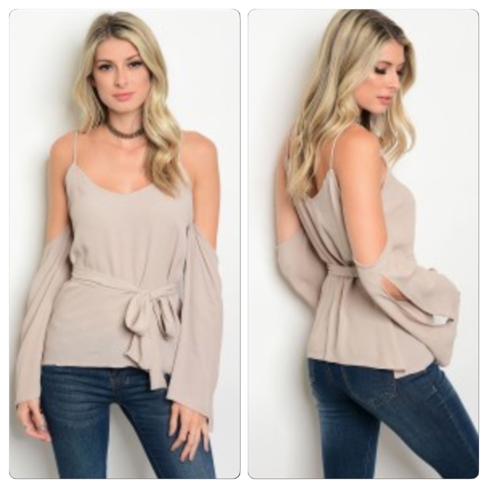🔥Last 1! Long sleeve cold shoulder top - Picture 2 of 2