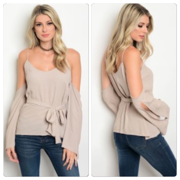 🔥Last 1! Long sleeve cold shoulder top - Picture 2 of 2