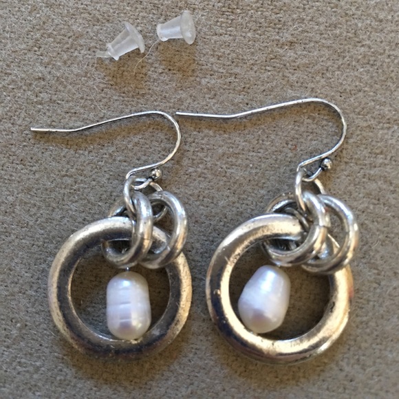 Pierced Earrings silver look fashion jewelry.   NOT SS - Picture 1 of 4