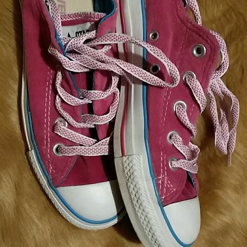 Sneakers Excellent Condition Never Worn - image 3