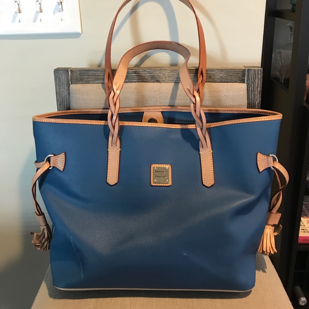 Dooney & Bourke Tote