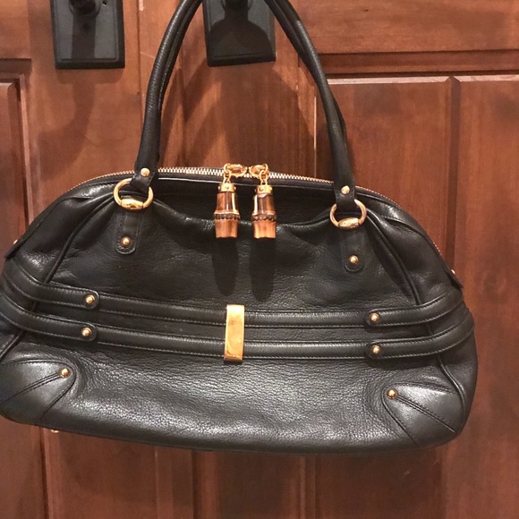 Gucci black handbag with wooden zipper pulls. - Picture 3 of 3