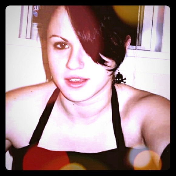 Meet your Posher, Stefanie - Picture 2 of 3