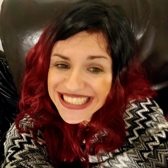 Meet your Posher, Stefanie - Picture 3 of 3