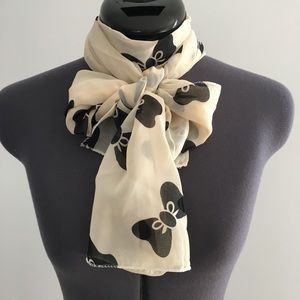 Cream scarf with black bows (AB3) Cream scarf with black bows (AB3)