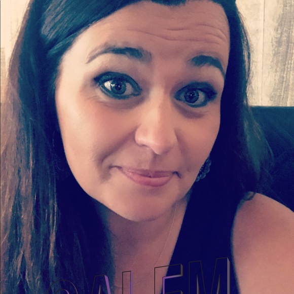 ♥️♥️♥️WELCOME TO MY CLOSET!!🖤🖤🖤 - Picture 2 of 4