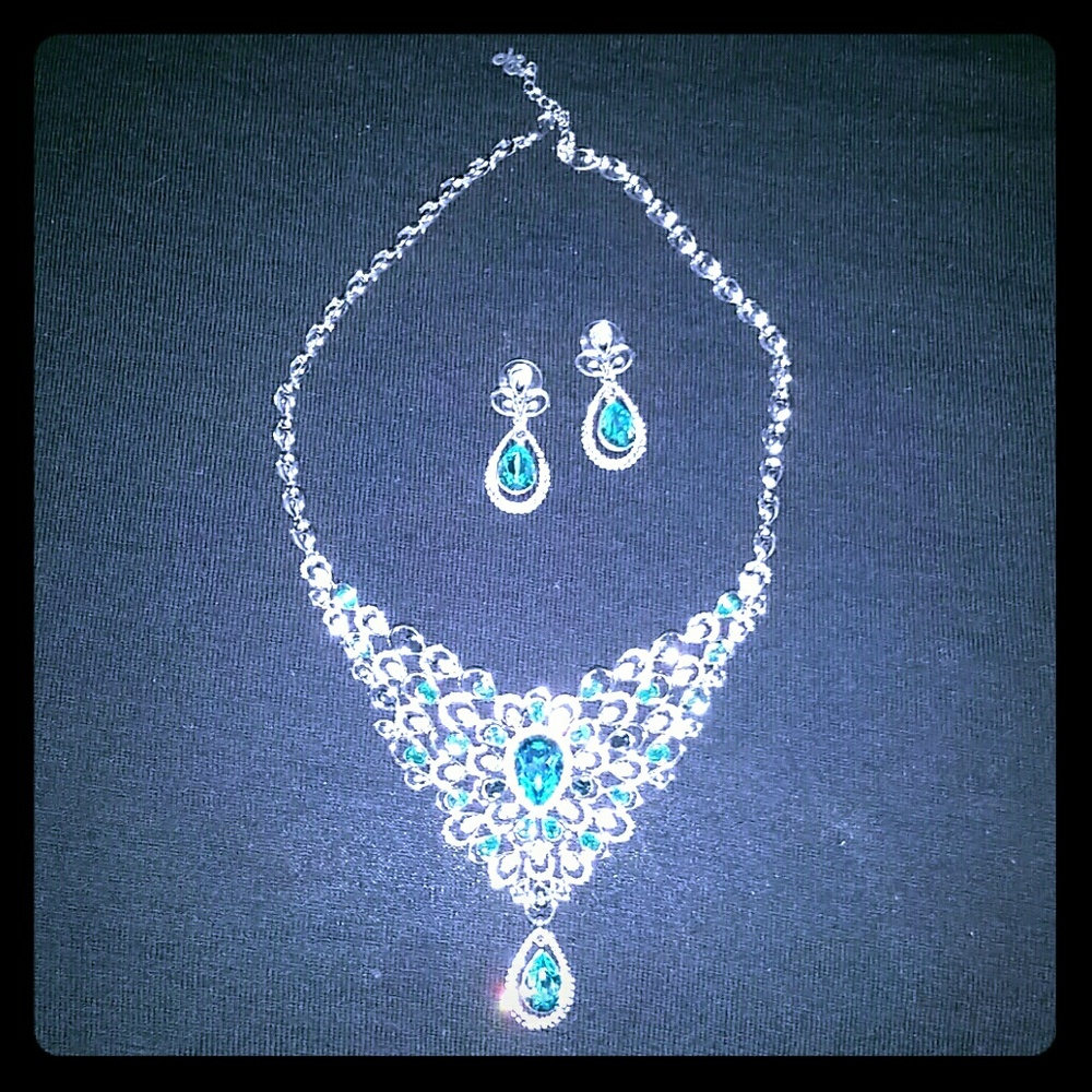 Exquisite Necklace and Earrings Set
