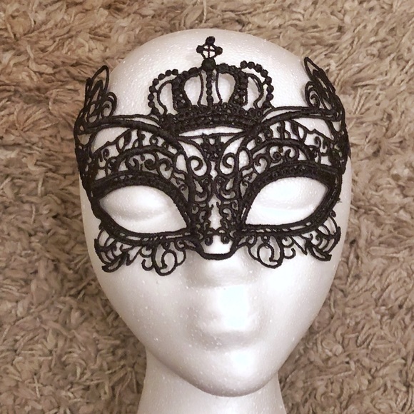 Masquerade Mask - Picture 4 of 5