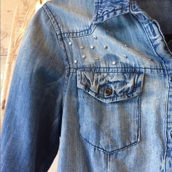 Top - Picture 1 of 2