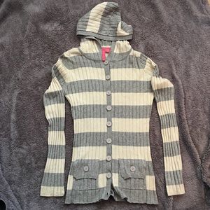 Charlotte grey and cream sweater