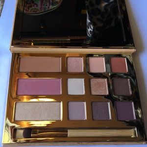 Tarte swamp queen (graveyard girl) Face Palette