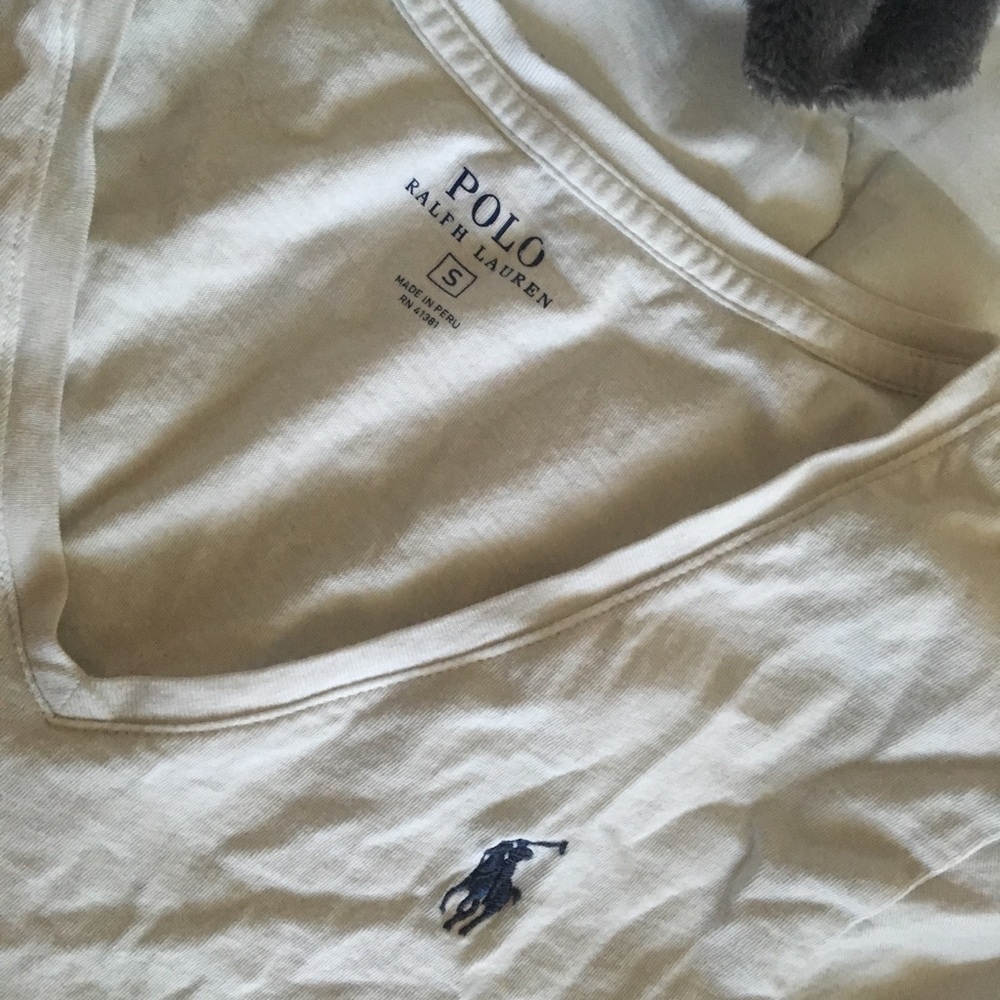 Polo v neck