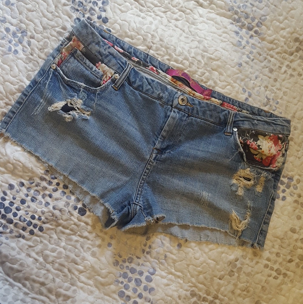 Distressed Short Denim Shorts
