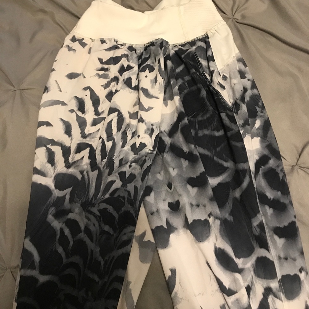 Lululemon Dance to Yoga Pants