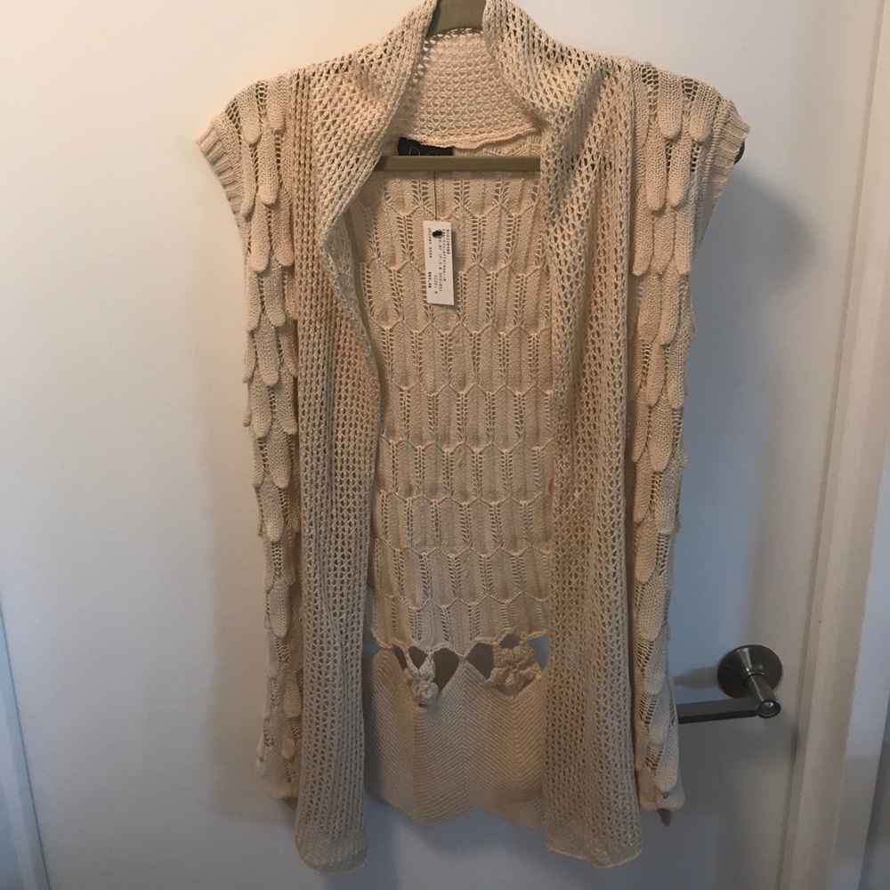 Cream woven vest