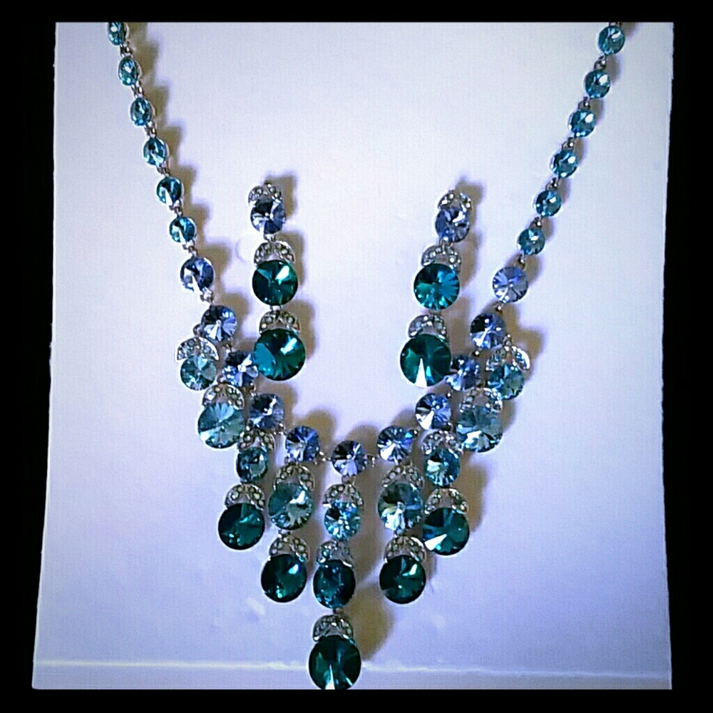 Stunning Necklace and Earrings Set