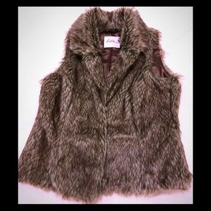 Kirra women’s Faux Fur Vest Size S (6-8)