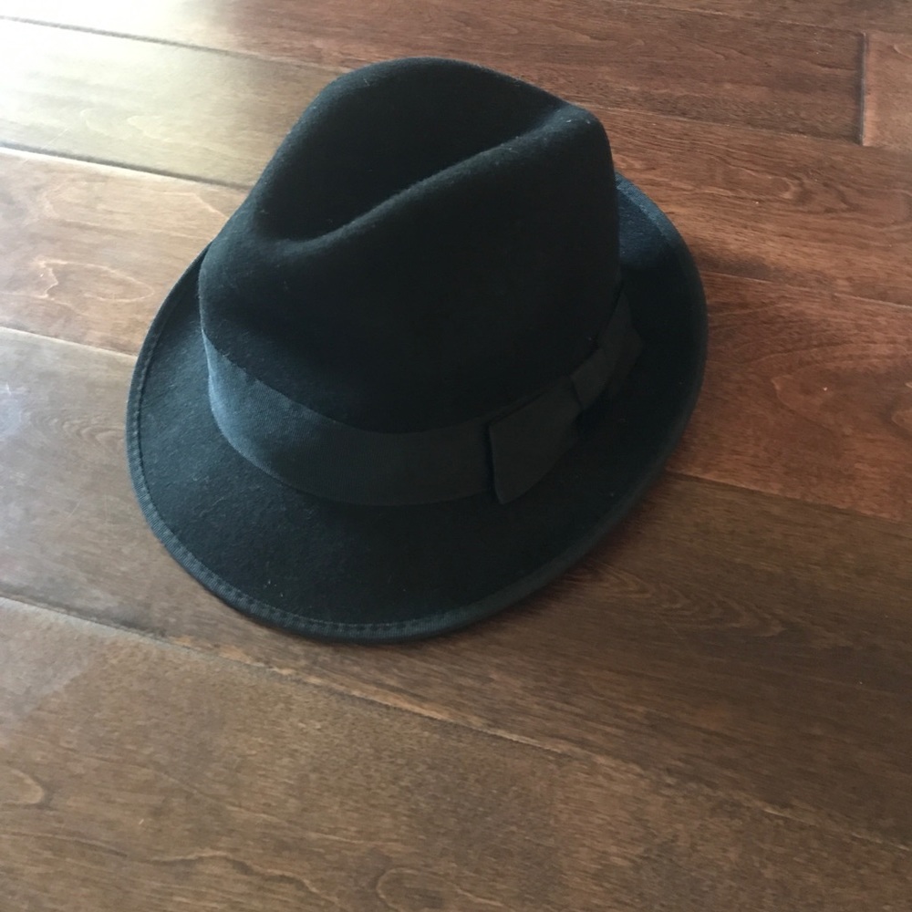 Black fedora