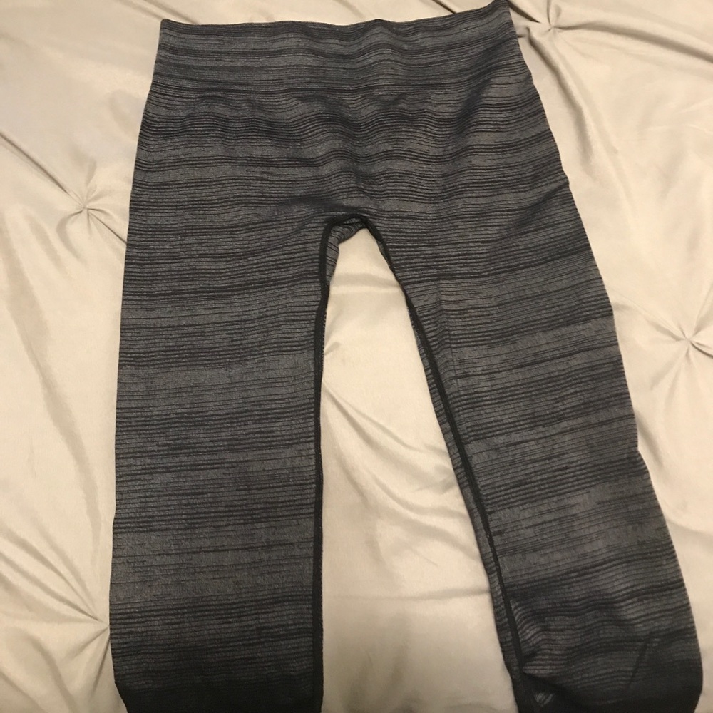 Fabletics cropped tights