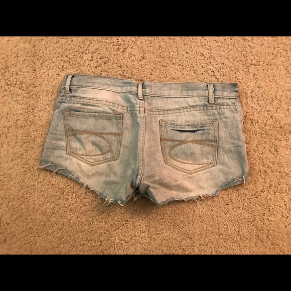 Jean Shorts - Picture 3 of 3