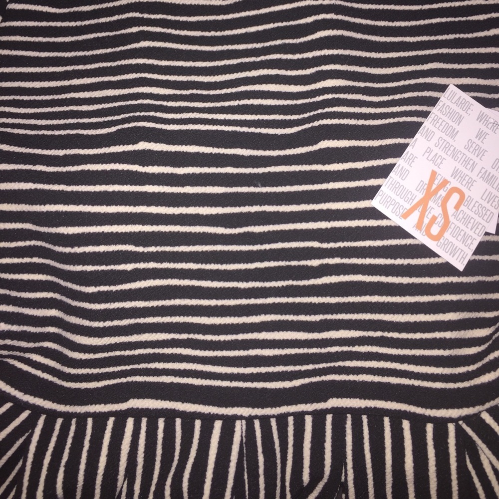 LuLaRoe XS Amelia NWT