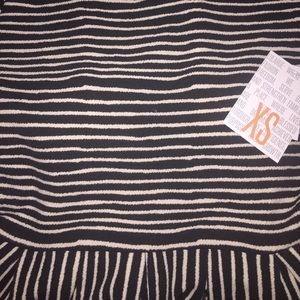 LuLaRoe XS Amelia NWT