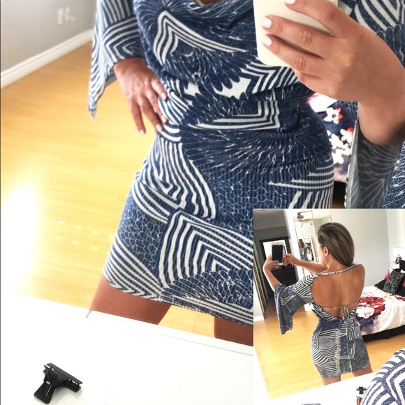 🔥 Sweater Dress Bell Sleeve Size Small - Picture 1 of 3