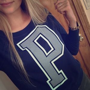 VS Pink 🎀 long sleeve lace back shirt