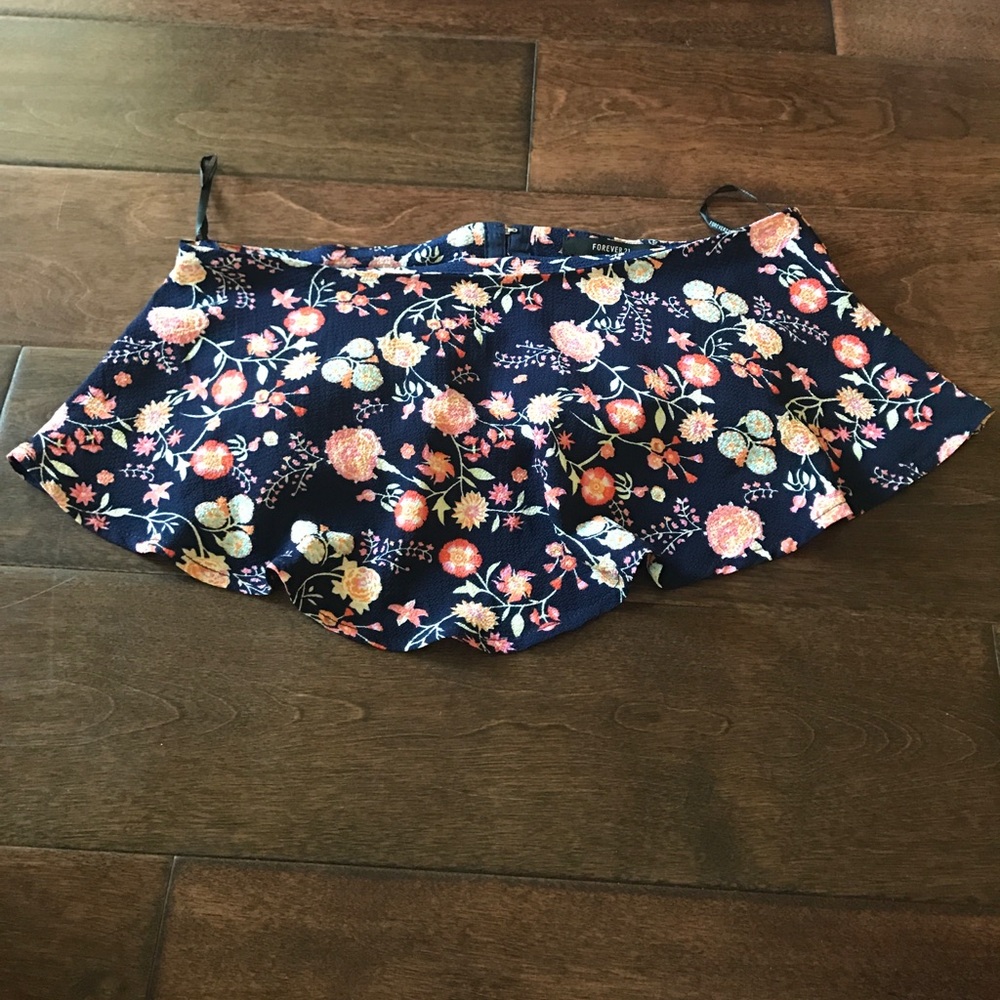 Never been worn strapless crop top!