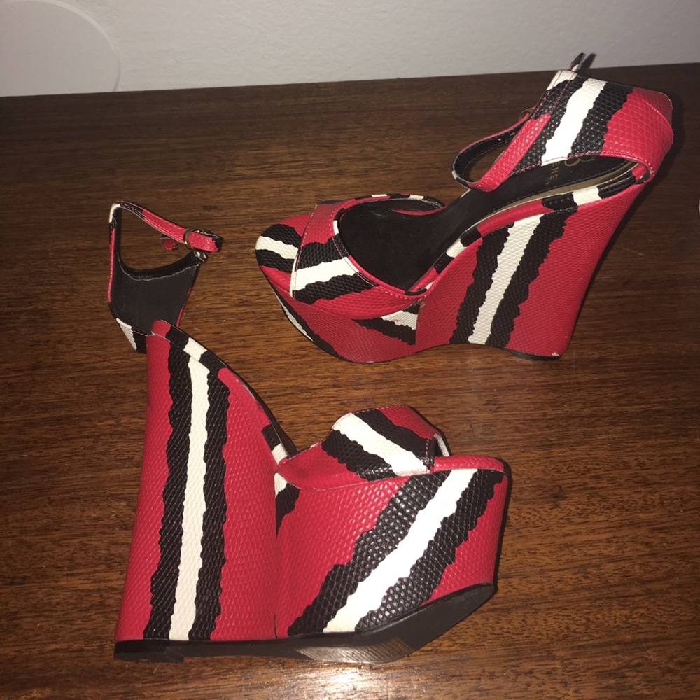 Gorgeous, fun, wedges!
