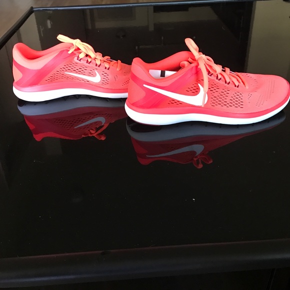 Nike FITSOLE - Picture 2 of 5