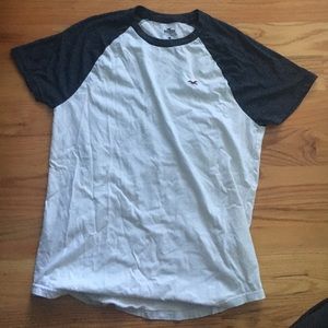 Hollister must have collection tee