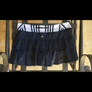 Lululemon skirt 10 Navy